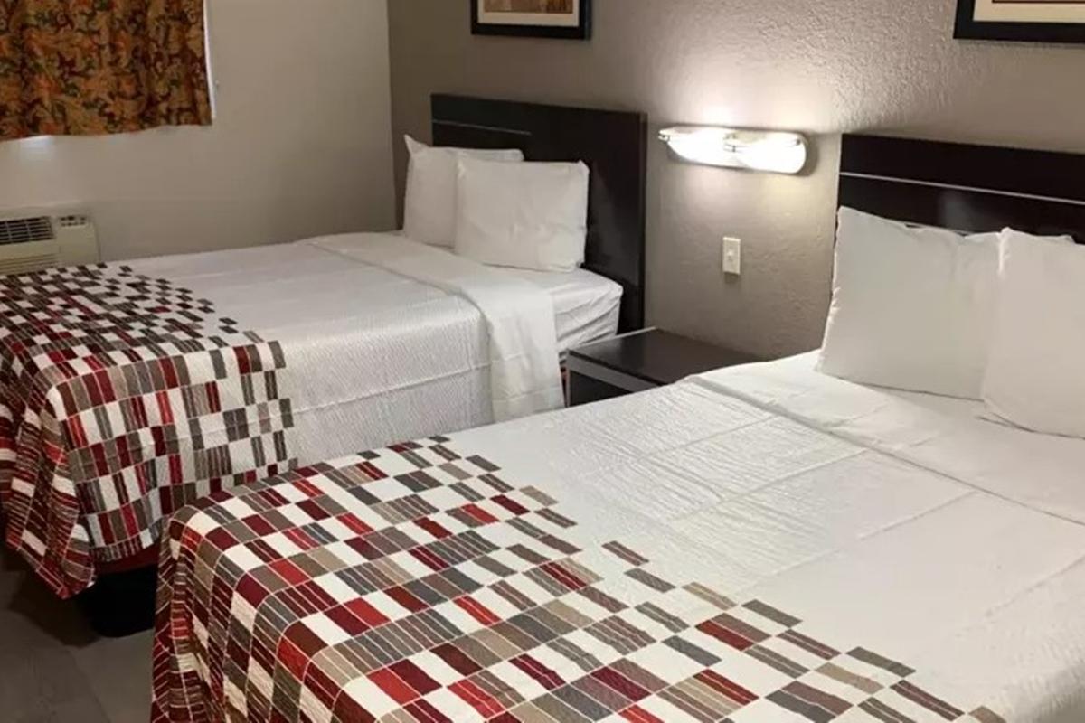 Red Roof Inn Copiague Ngoại thất bức ảnh