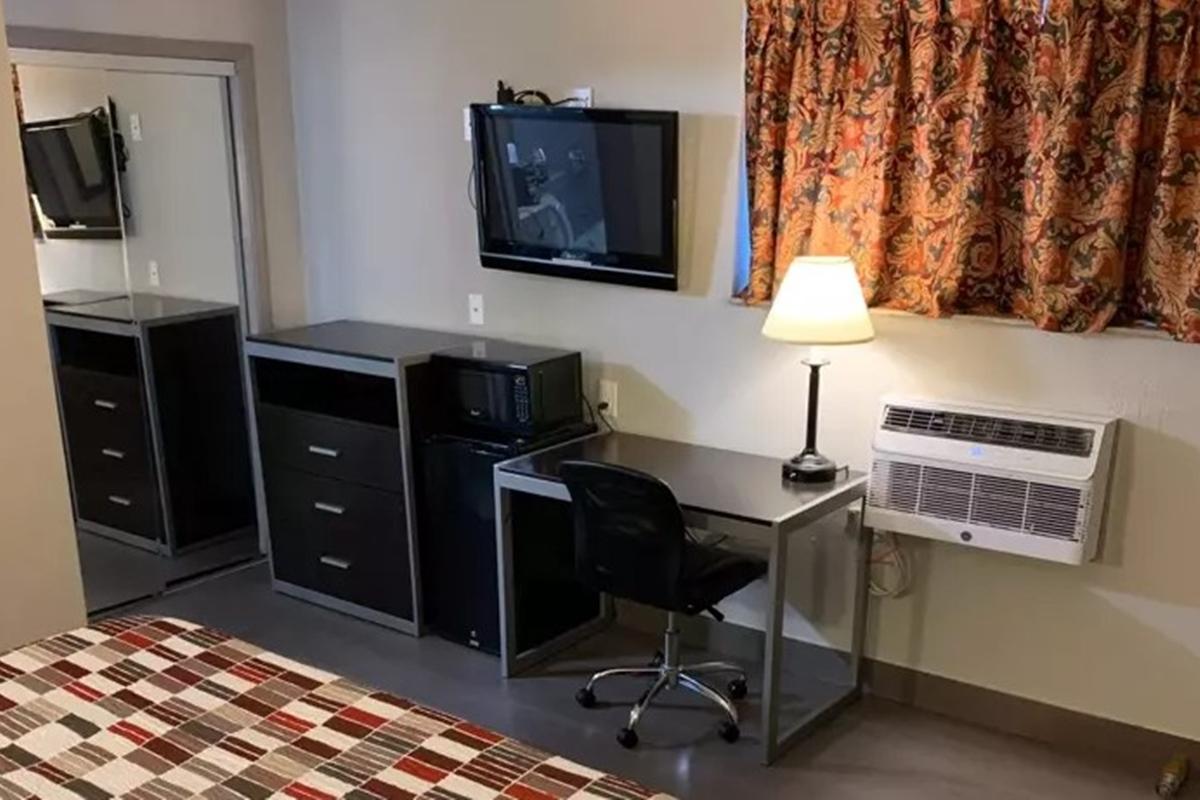 Red Roof Inn Copiague Ngoại thất bức ảnh