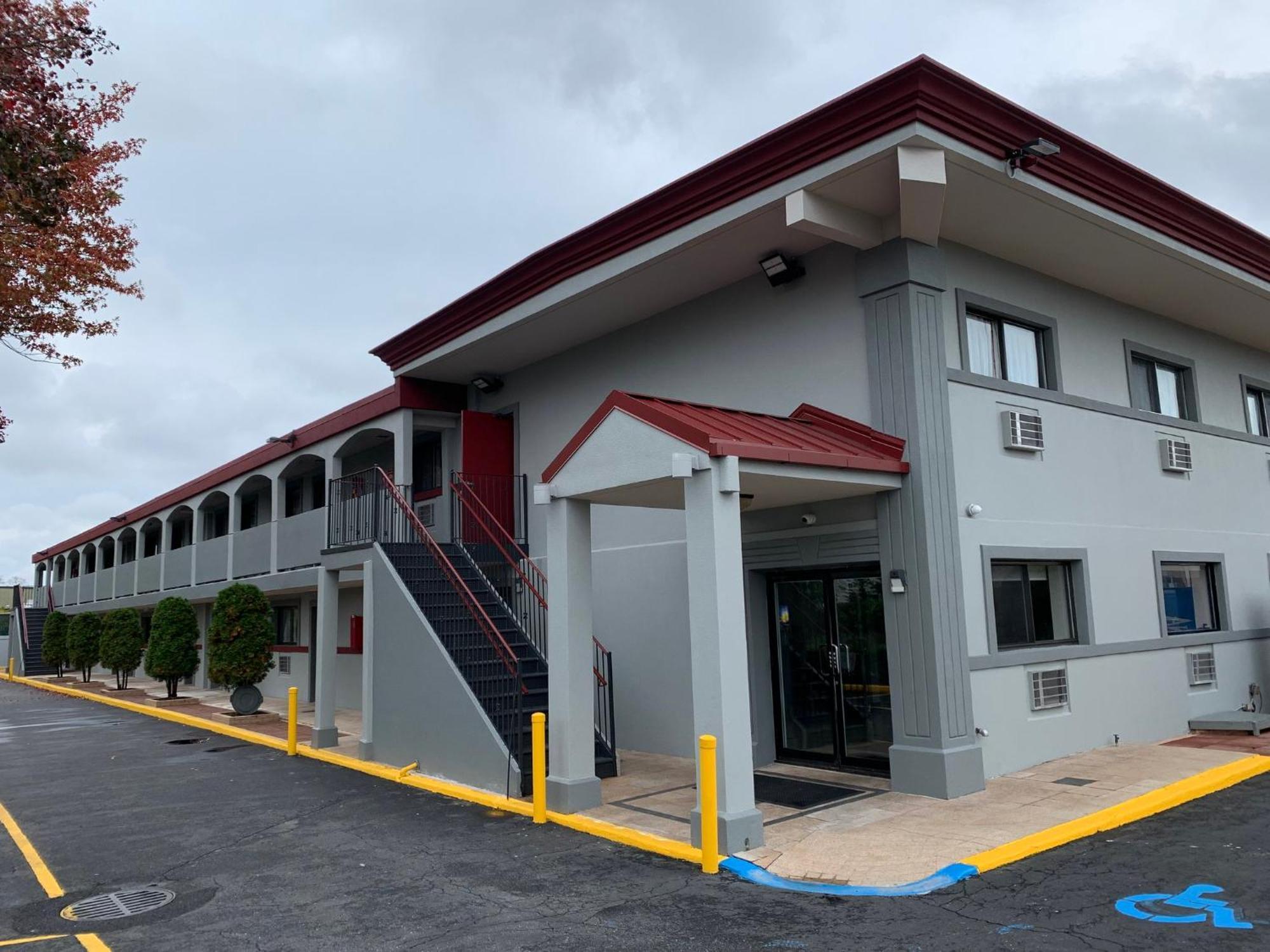 Red Roof Inn Copiague Ngoại thất bức ảnh